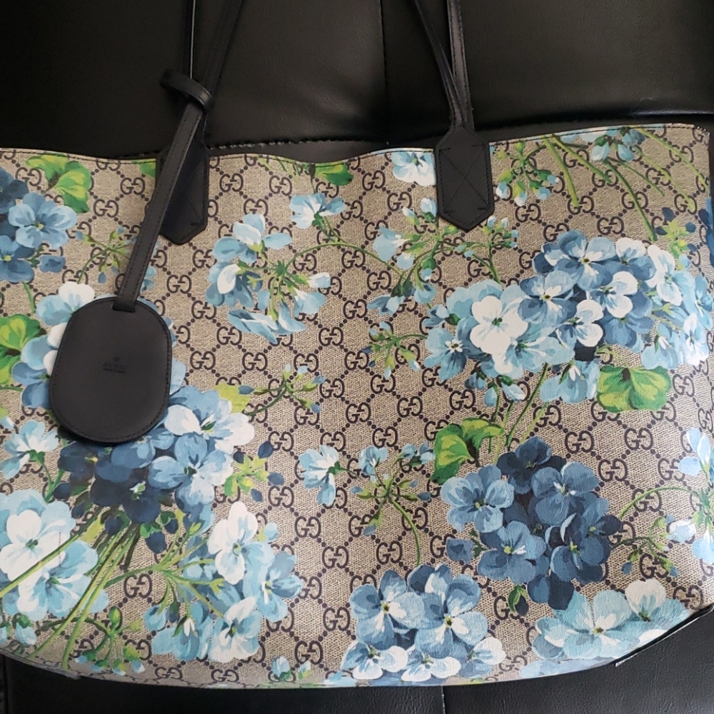Reversible gucci blooms totet